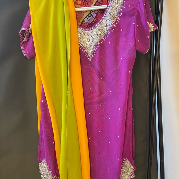 Assorted Indian tops - Picture 2 of 16